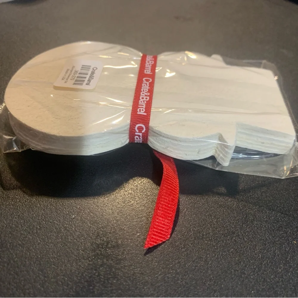 Crate & Barrel Snowman Sponges 6 Pack White New with Tags